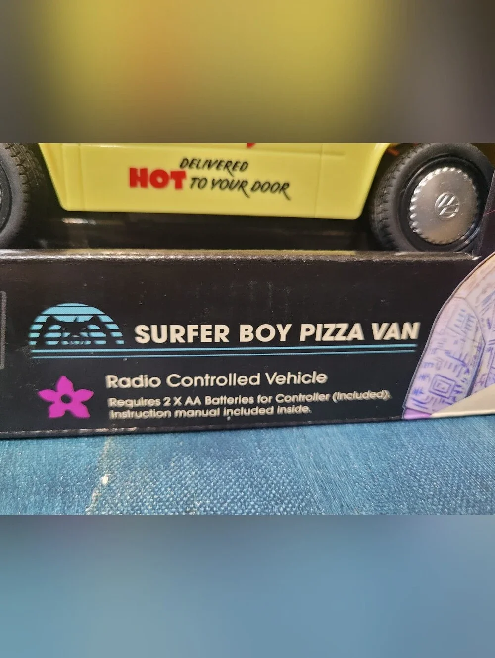 Stranger Things Surfer Boy Pizza Van Radio Controlled Vehicle